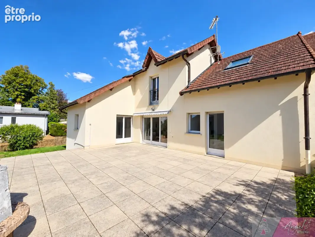 Photo Maison à Ferrieres-Les-Bois au prix de 255 000€