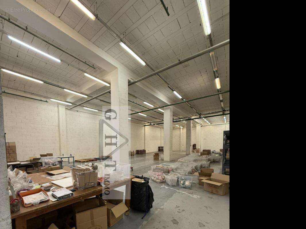 Local d'activités de 744m2 a vendre bagnolet - photo 9
