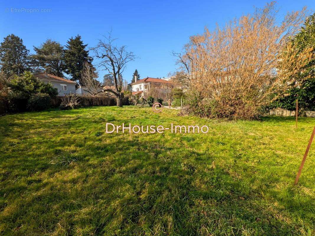 Terrain à CHAMPAGNE-AU-MONT-D&#039;OR