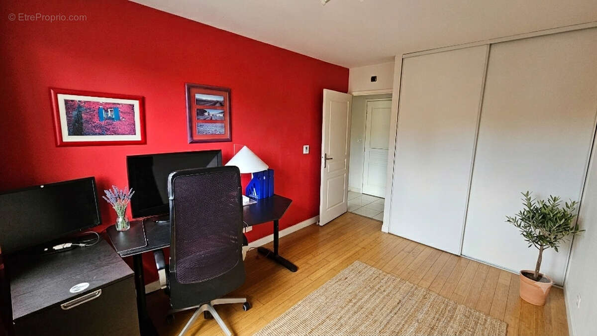 Appartement 4 Pièces 101m2 avec balcons - Quartier Gratte Ciel - photo 6