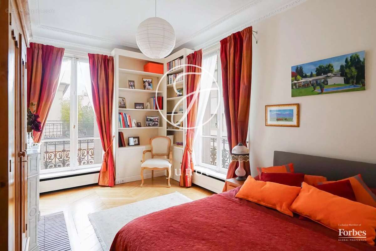 Appartement à PARIS-7E