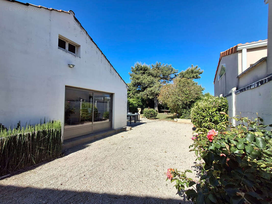 Châtelaillon-plage ? propriété rare à la vente - photo 11