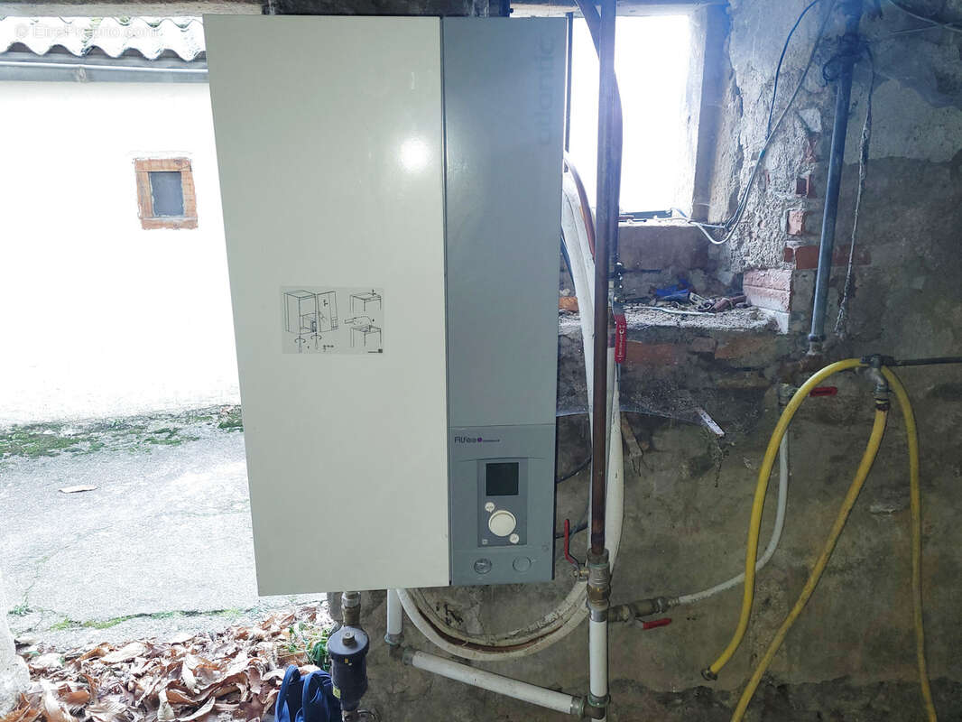 Maison à CASTANET-LE-HAUT