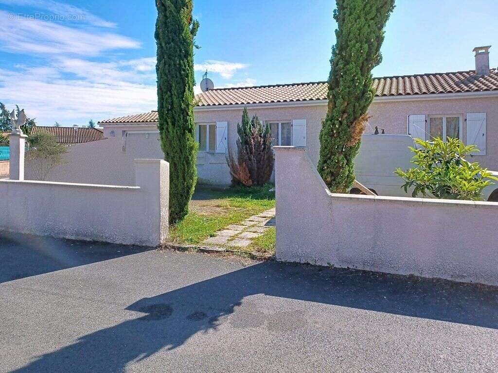 Photo 2 - Maison à LAGRAVE