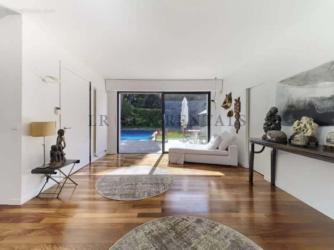 Coup de cœur : villa rénovée avec vue mer au Cap d’Antibes - photo 11