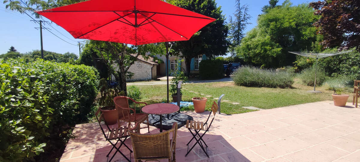 Maison à MONTAIGU-DE-QUERCY