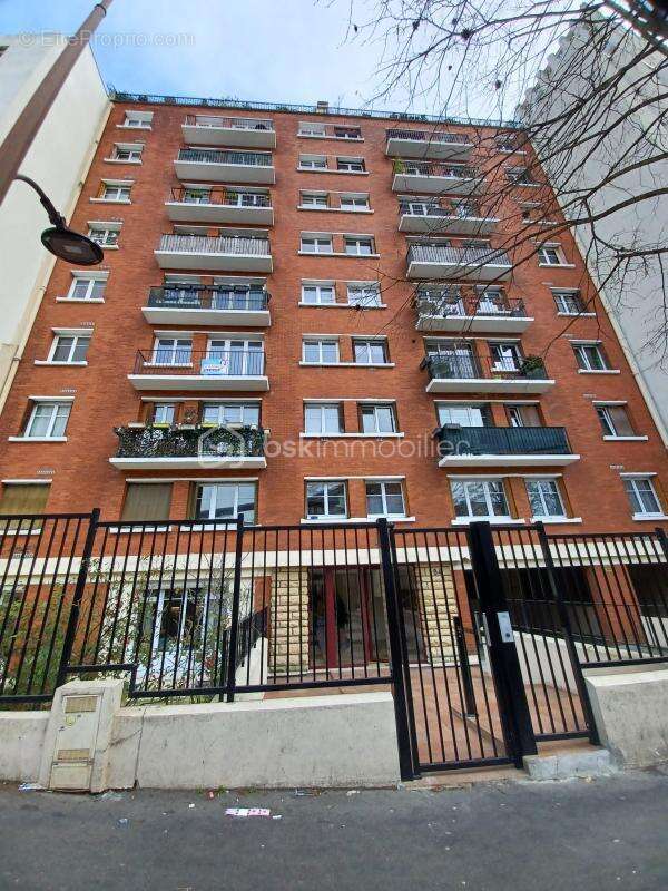 Superbe 3 pièces entièrement rénové avec balcon, ascenseur et vue dégagée - photo 10