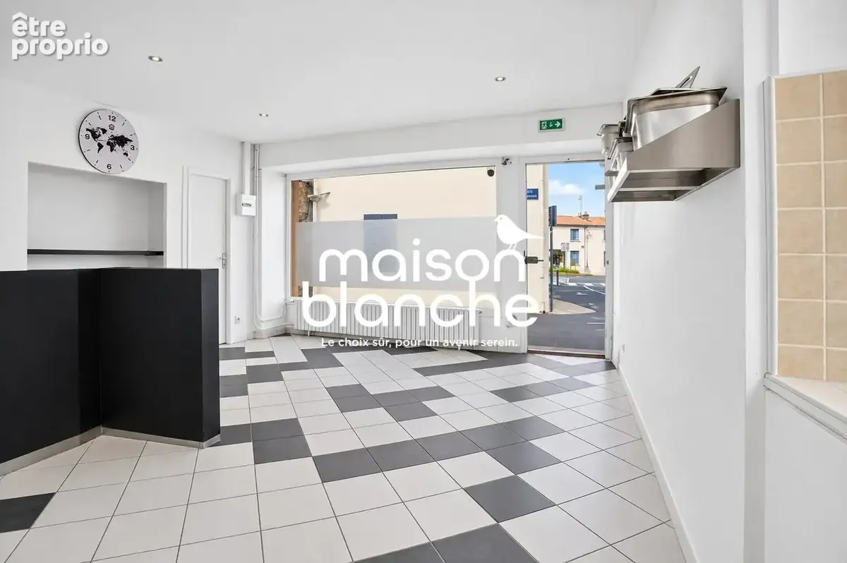 Appartement 139 m² à vendre à Parthenay (79200) - photo 2