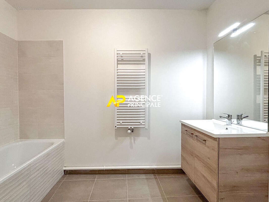 Appartement à SARTROUVILLE