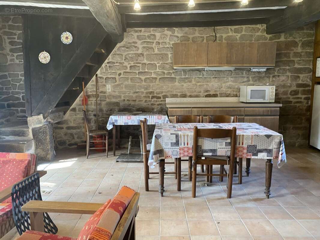 Gîte 1 - Maison à PEYRAT-LE-CHATEAU