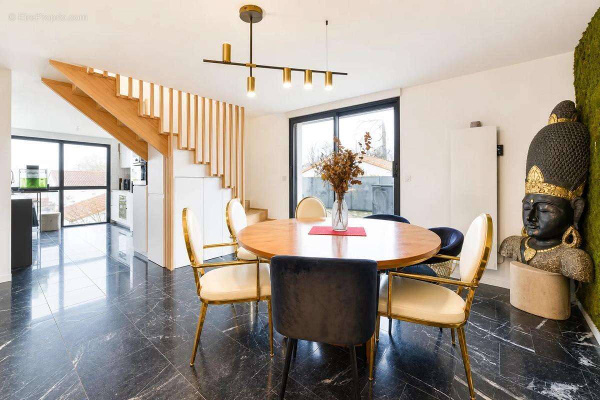 Basse-Goulaine : 450 m² - photo 11