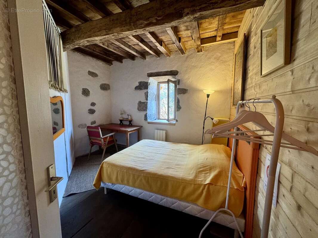 Maison à MOULIS