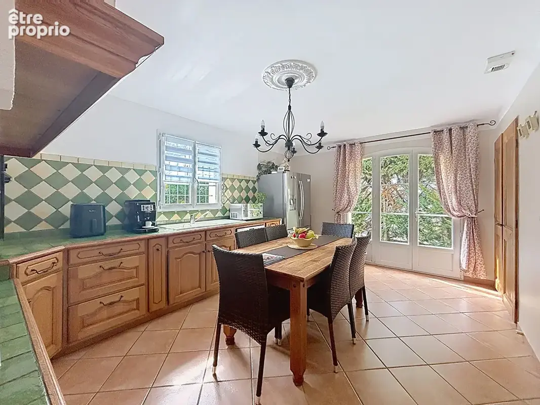 Maison Gardanne 6 pièce(s) 130 m2 - photo 5