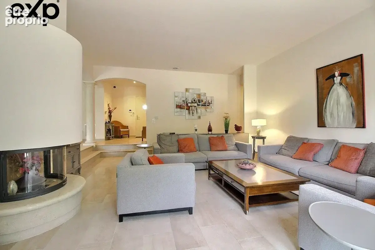 Maison 7 pièces 210 m² à vendre à L'isle-Sur-La-Sorgue (84800) - photo 3