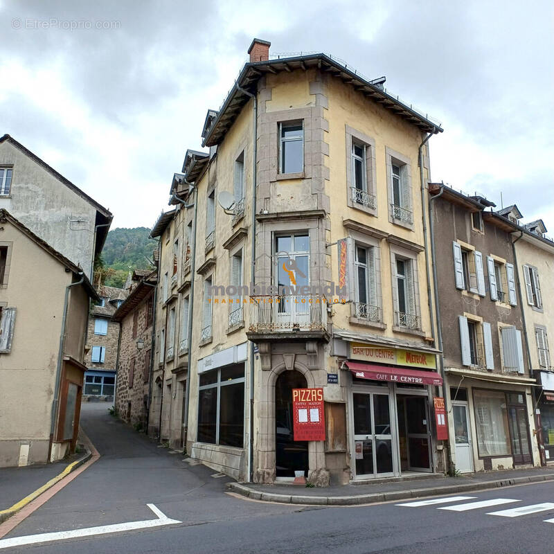 Appartement 232 m² à Vic-Sur-Cere  - photo 4