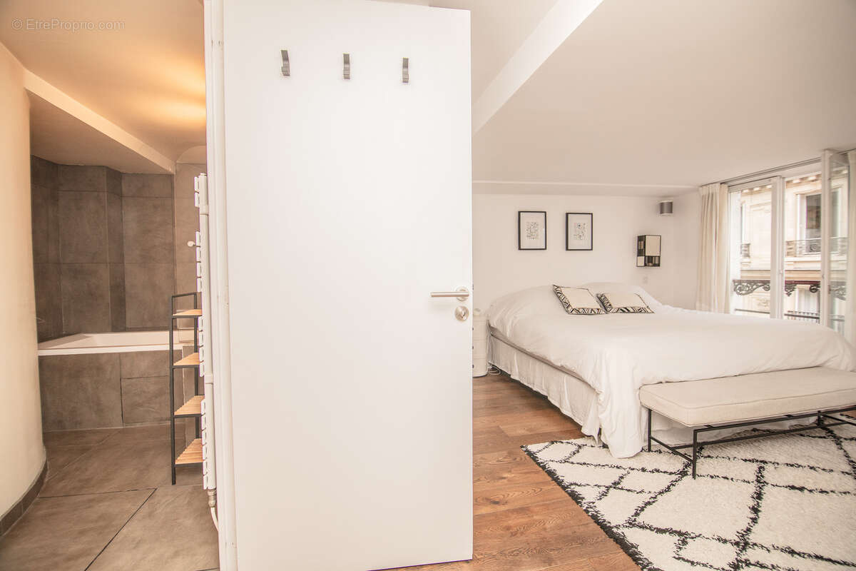 Appartement à PARIS-10E