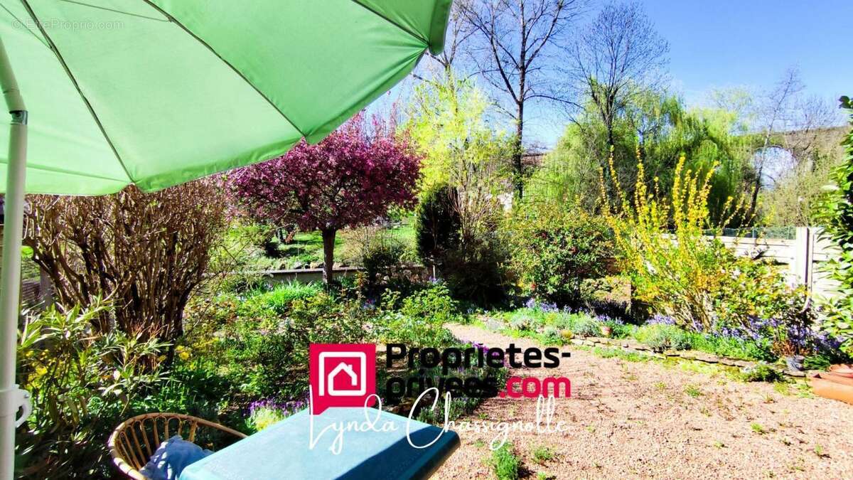 Maison à SAINT-VICTOR-SUR-RHINS