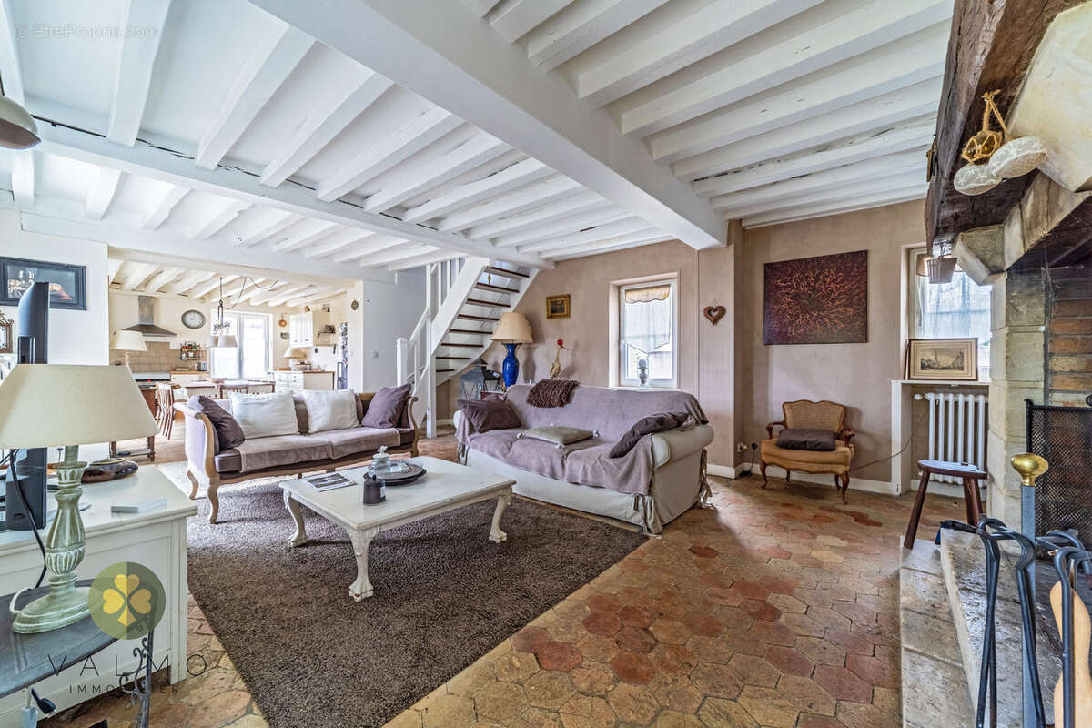 Maison à BAZAINVILLE