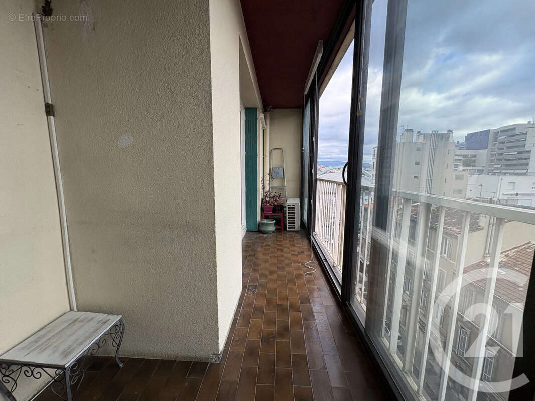 Appartement à MARSEILLE-4E