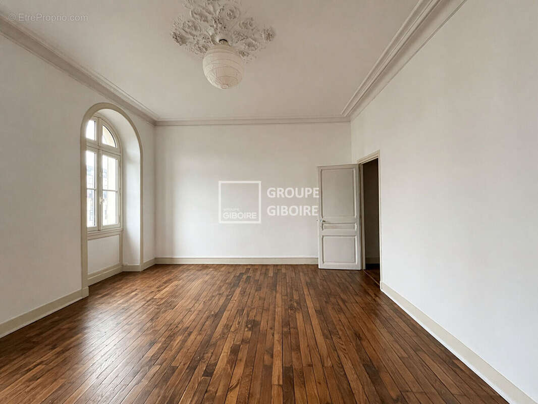 Groupe giboire a vendre appartement traversant d'environ 141 m² avec cave rennes centre-ville - photo 2