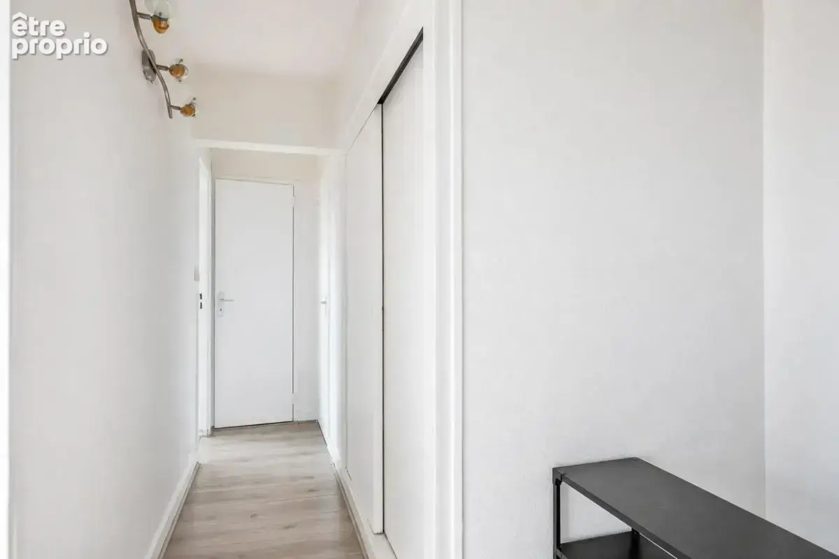 Investissement locatif à Vénissieux - T3 58 m² - photo 11