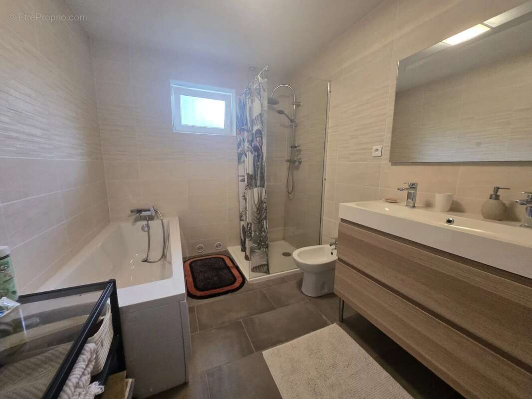 Maison 182 m² à Teuillac  - photo 12