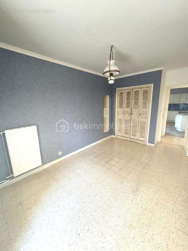  T2 Aix-en-Provence – Balcon, garage, parking et fort potentiel - photo 5