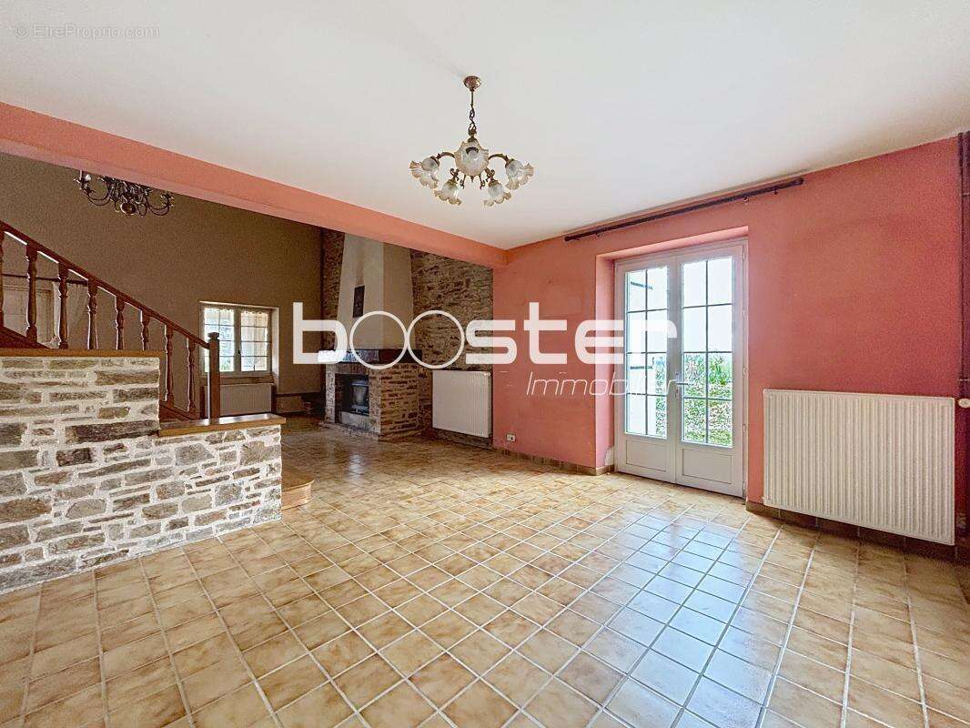 Maison à SAINT-YRIEIX-LA-PERCHE