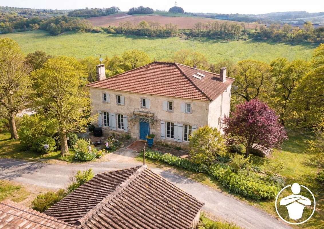Maison à FREGIMONT