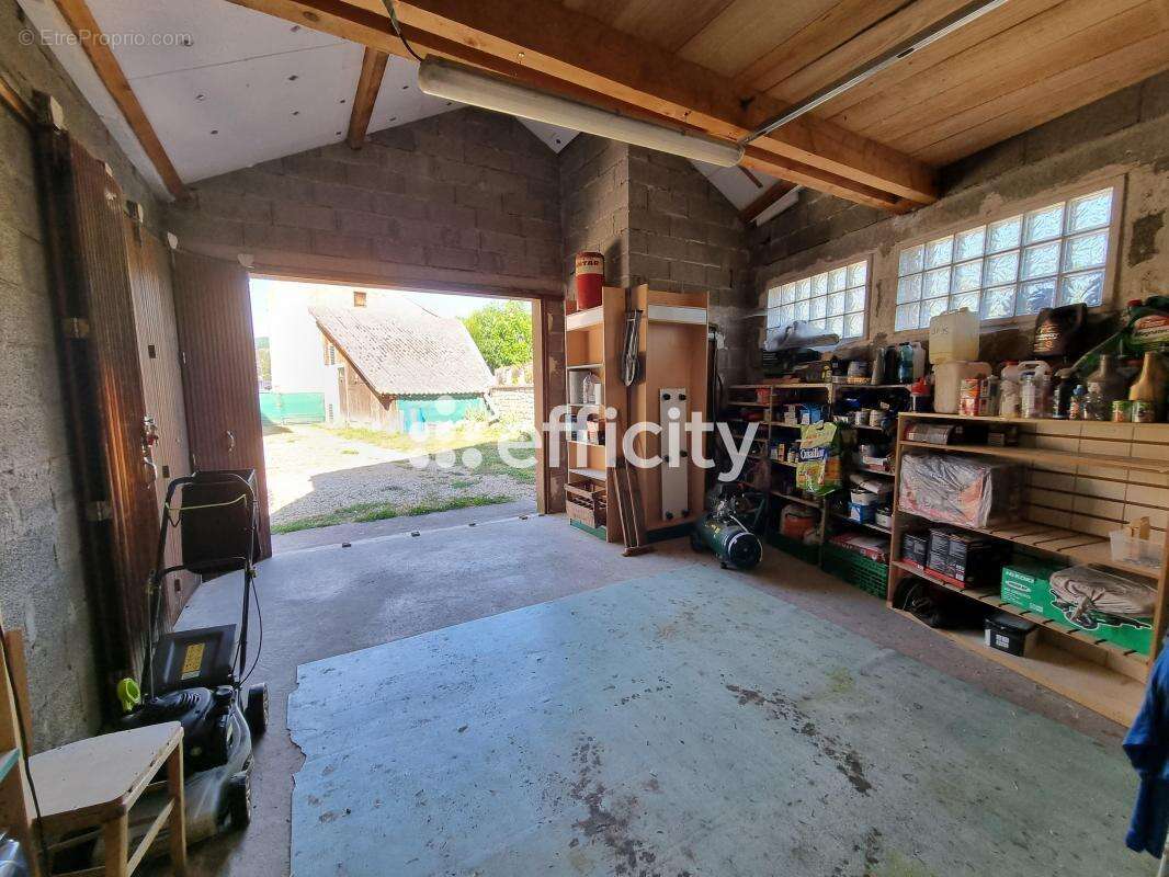 Maison à LE MALZIEU-VILLE