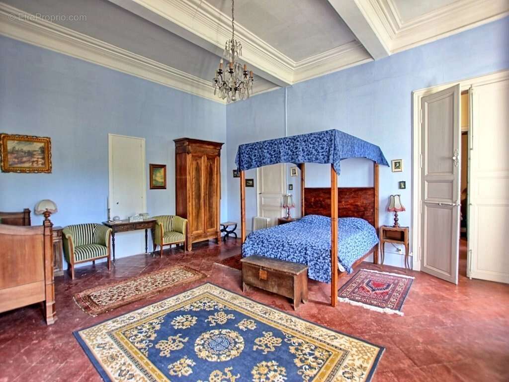 Château du XVIe siècle  avec 5,7 ha le long du Canal du Midi - photo 7