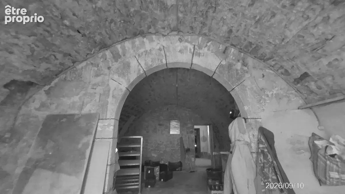 Maison de caractère à rénover- Fort potentiel - photo 11