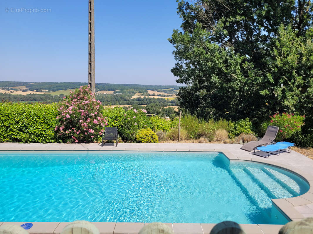 Maison T5 avec piscine - photo 2