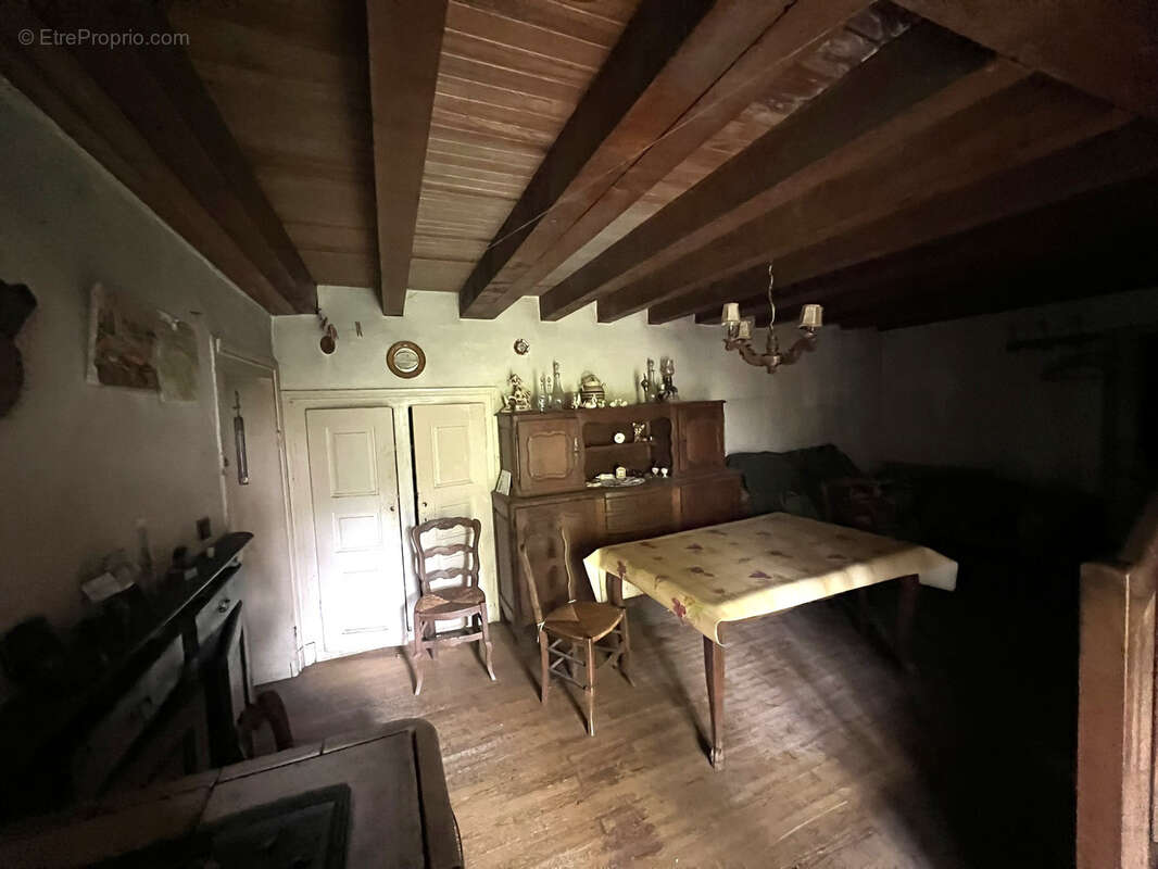 Maison à LESCHERAINES