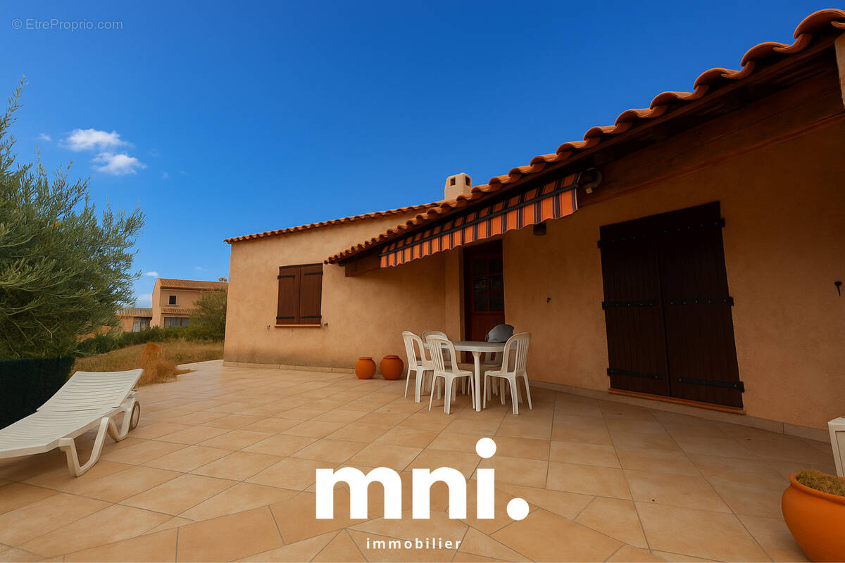 Maison à SAINT-CYR-SUR-MER