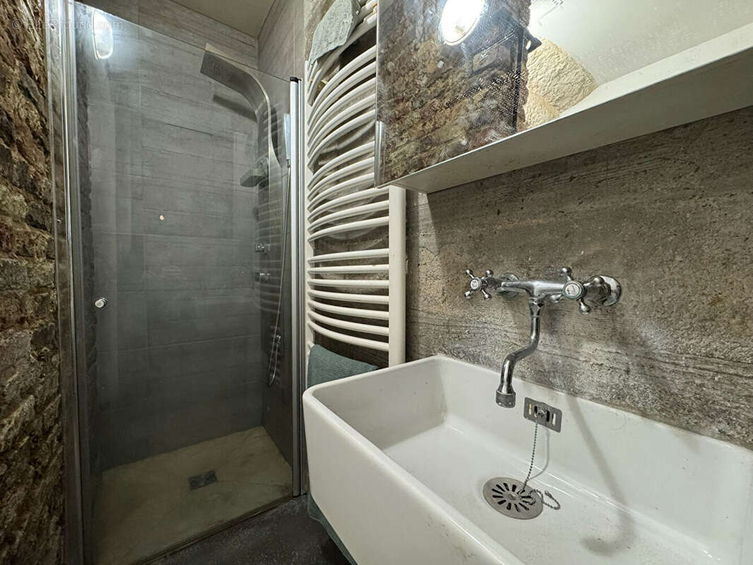 Appartement à PARIS-20E