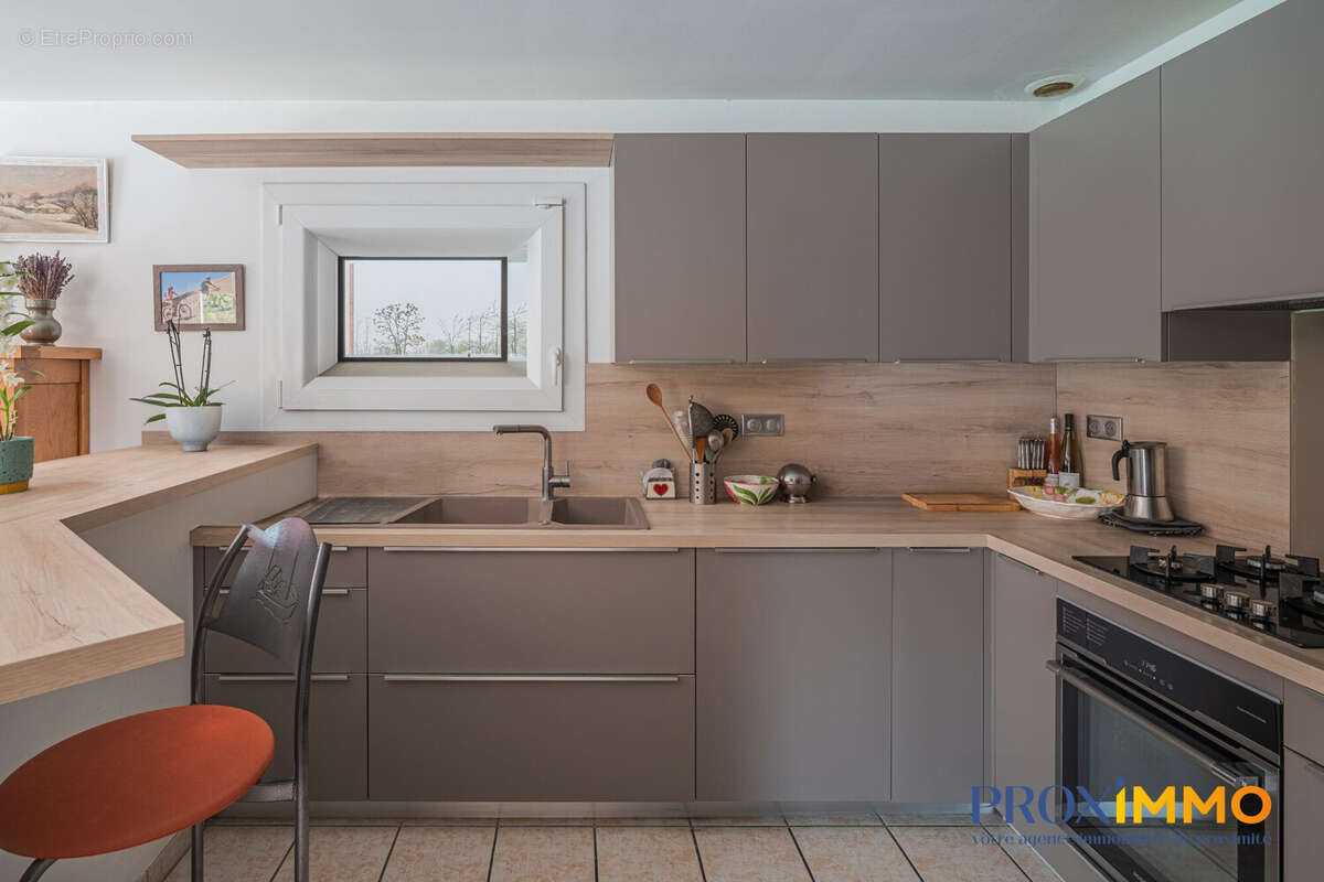 Maison 165 m² à Voiron  - photo 6