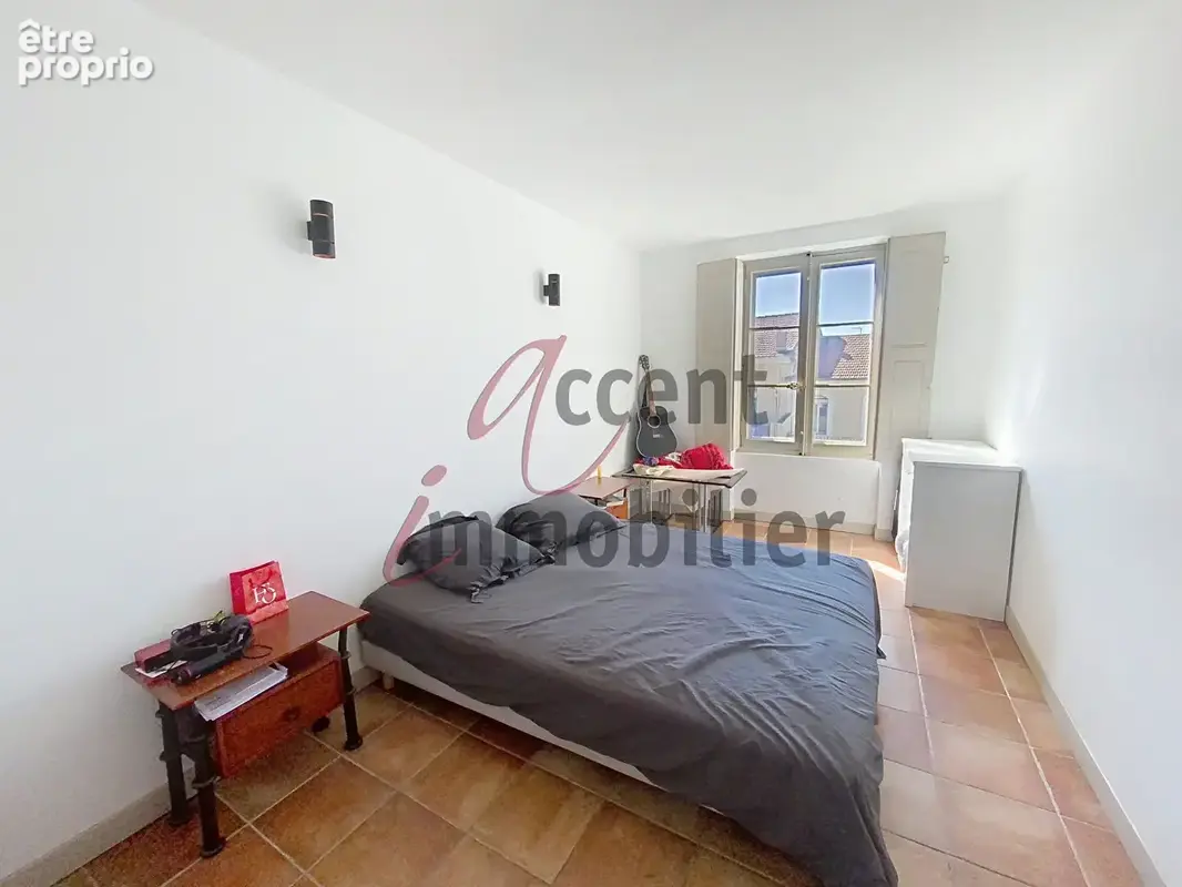 A vendre au coeur du centre historique de Cavaillon appartement T4 au dernier étage avez ascenseur. - photo 3