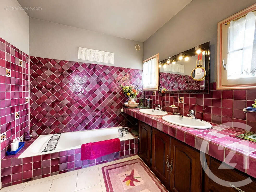 Maison 189 m² à Saint-Jeannet  - photo 11