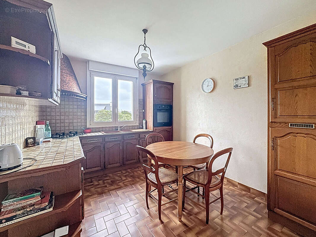 Maison à LE RELECQ-KERHUON