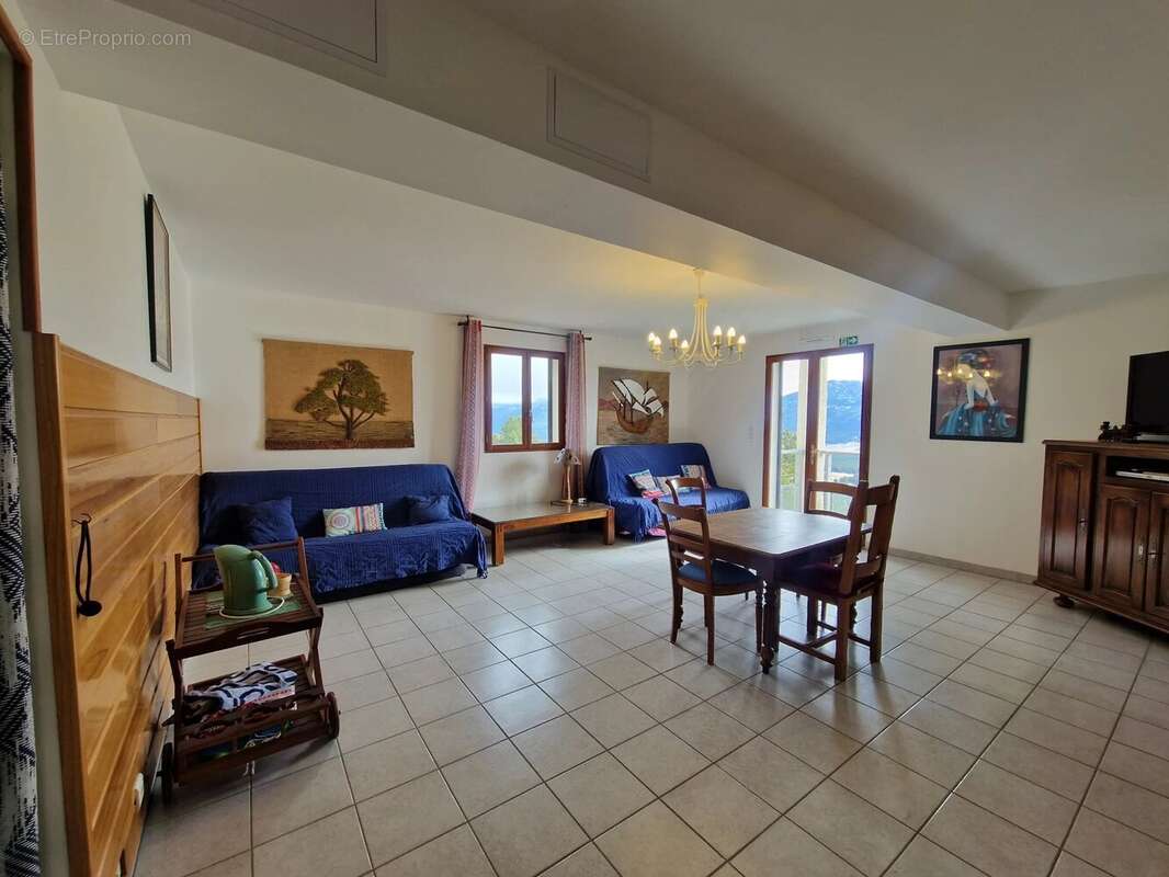 Maison à LES ANGLES