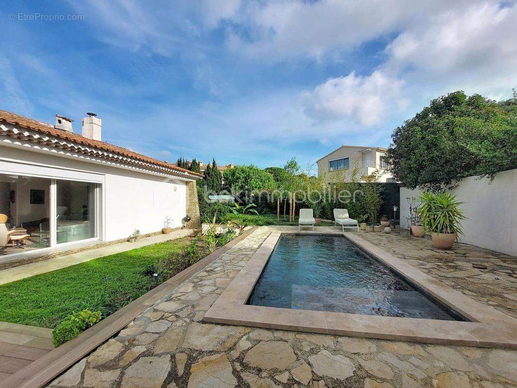 Maison à SIX-FOURS-LES-PLAGES