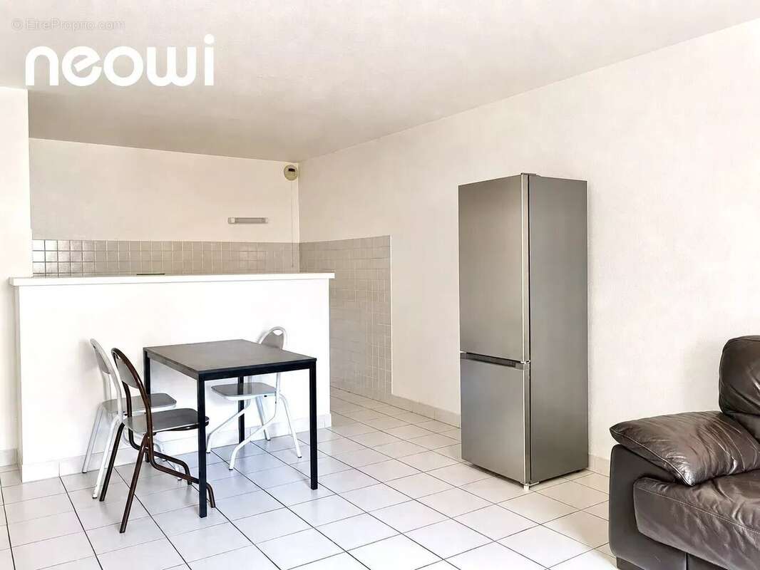 A vendre t2 avec ascenseur - quartier prisé - photo 3