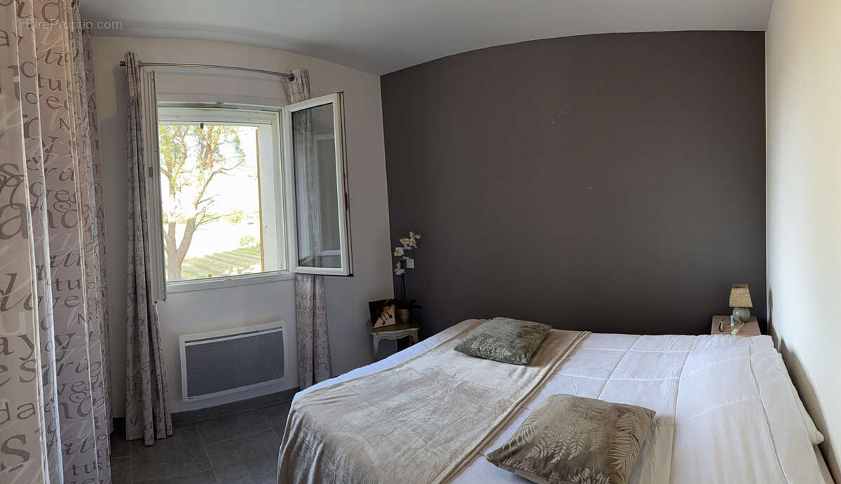 Appartement à SAINTE-CECILE-LES-VIGNES