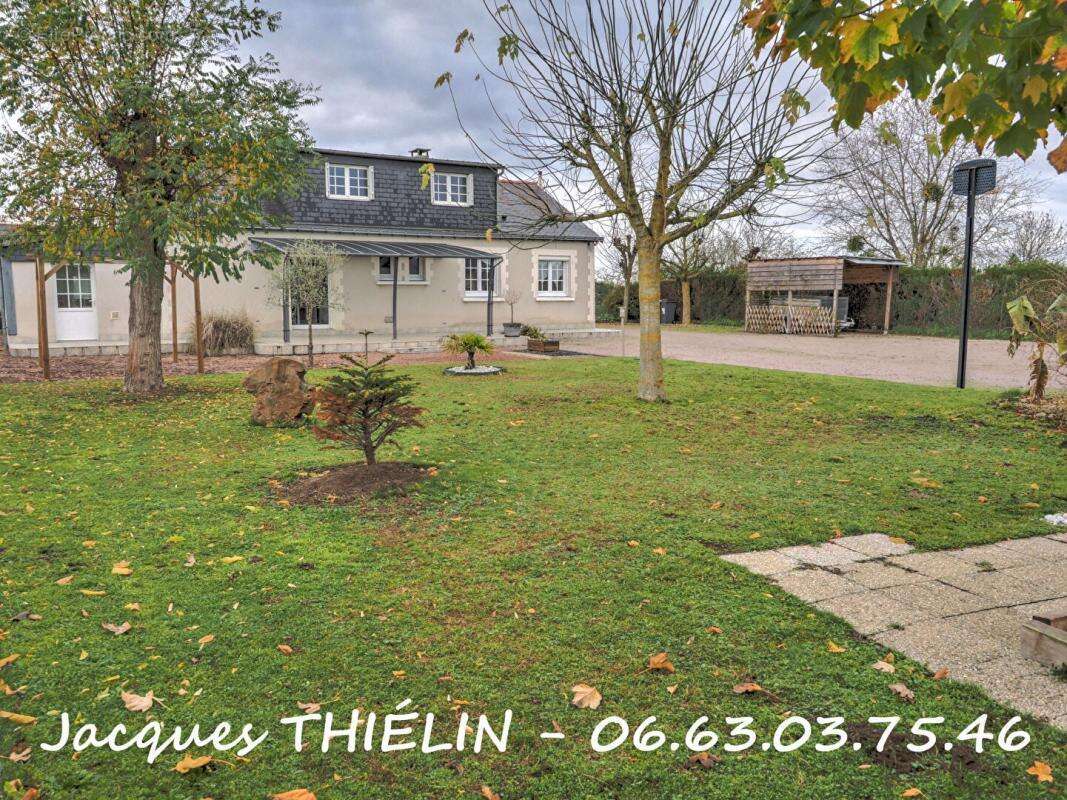 Maison à LONGUE-JUMELLES