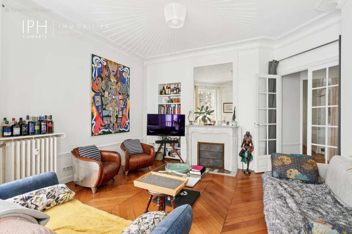 Appartement à NEUILLY-SUR-SEINE