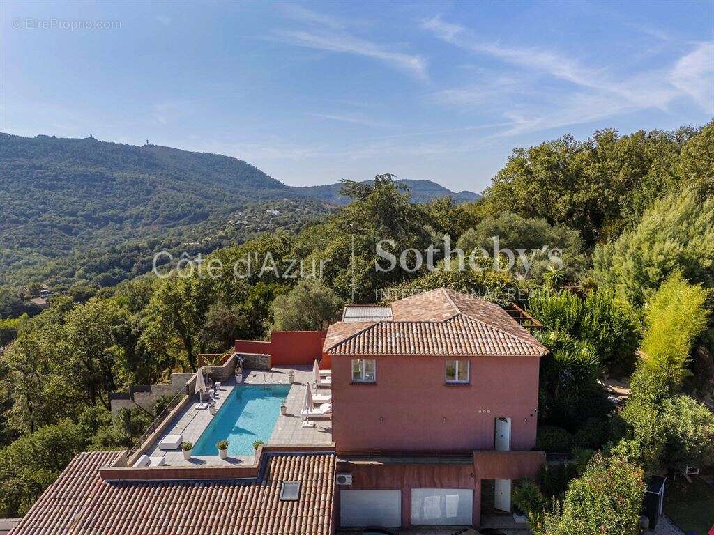Maison à LES ADRETS-DE-L'ESTEREL