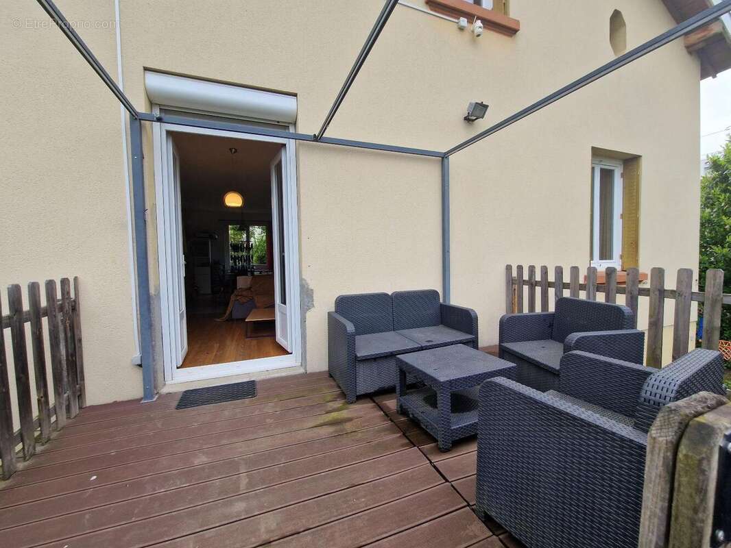   - Maison à GRIGNY