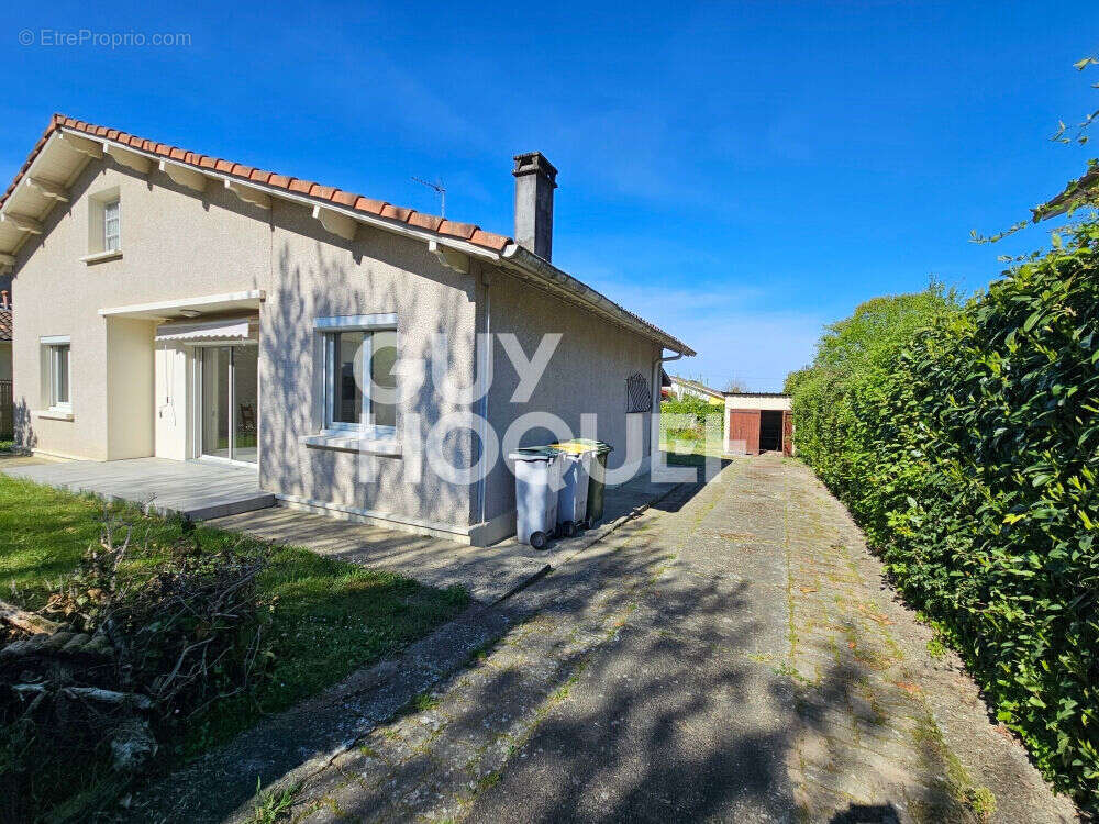 Maison à SAINT-PIERRE-DU-MONT