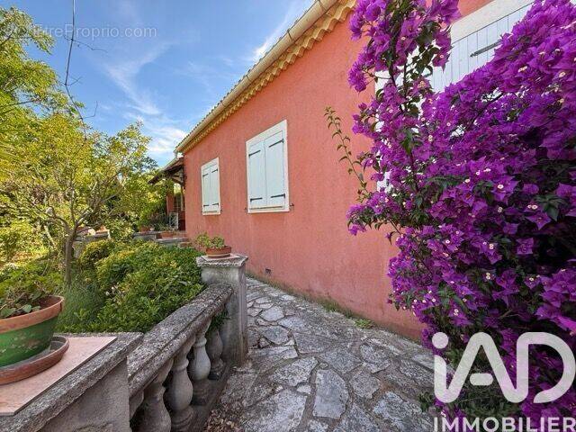 Photo 1 - Maison à LA FARLEDE